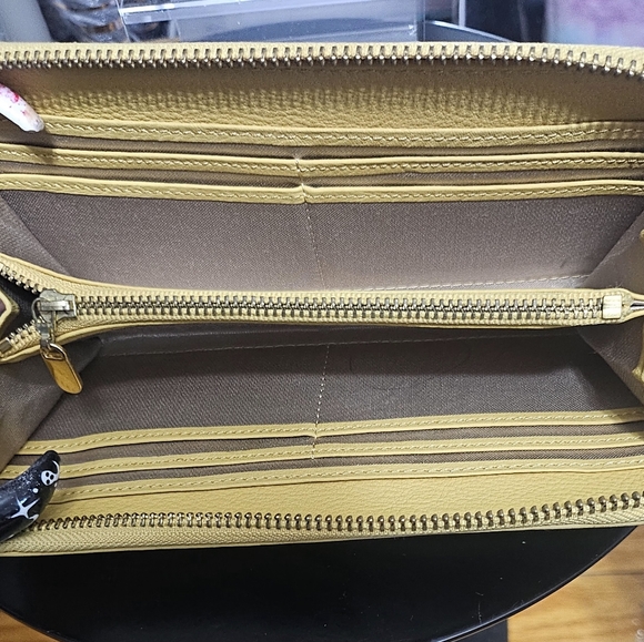 AUTHENTIC BURBERRY BLUE LABEL LONG ZIPPY WALLET - Picture 2 of 5